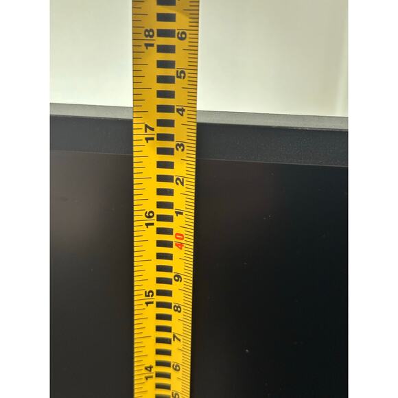 32 Inch Class 4K UHD Monitor with Radeon FreeSync™ Technology - Picture 10 of 10